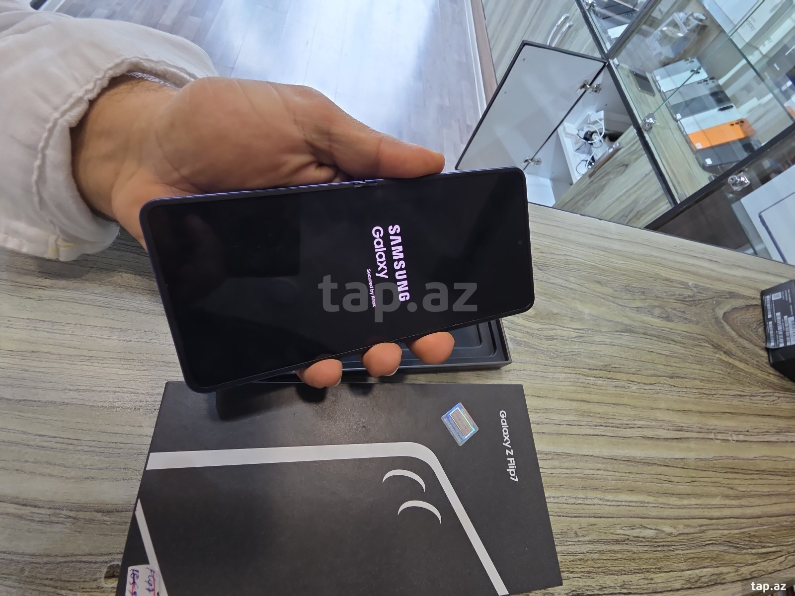 Samsung Galaxy Z Flip 7 Blue Shadow 256GB/12GB (2)