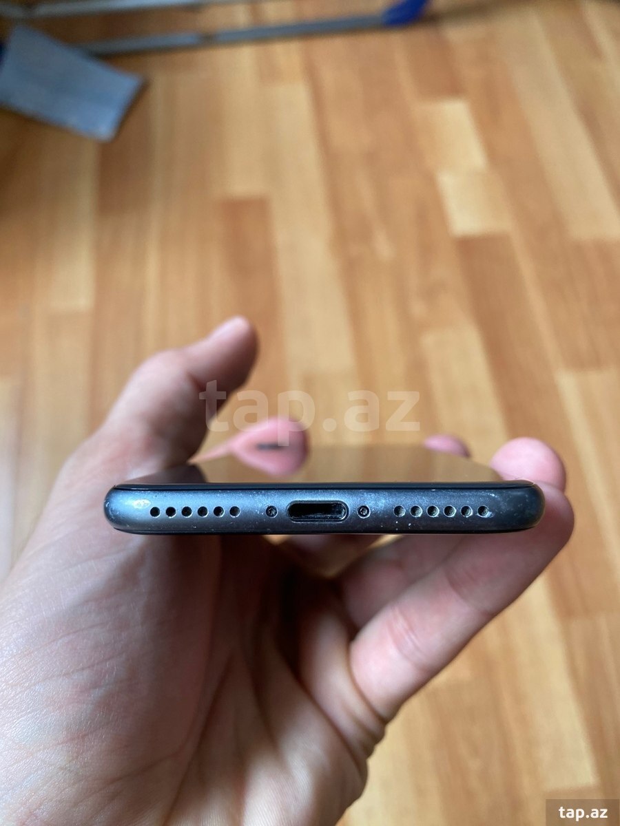 Apple iPhone 8 Space Gray 64GB (7)