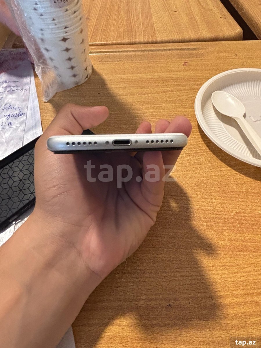 Apple iPhone SE (2020) White 64GB/3GB (5)