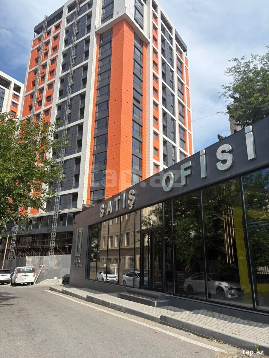 3-otaqlı yeni tikili, E.Akademiyası m., 135 m²