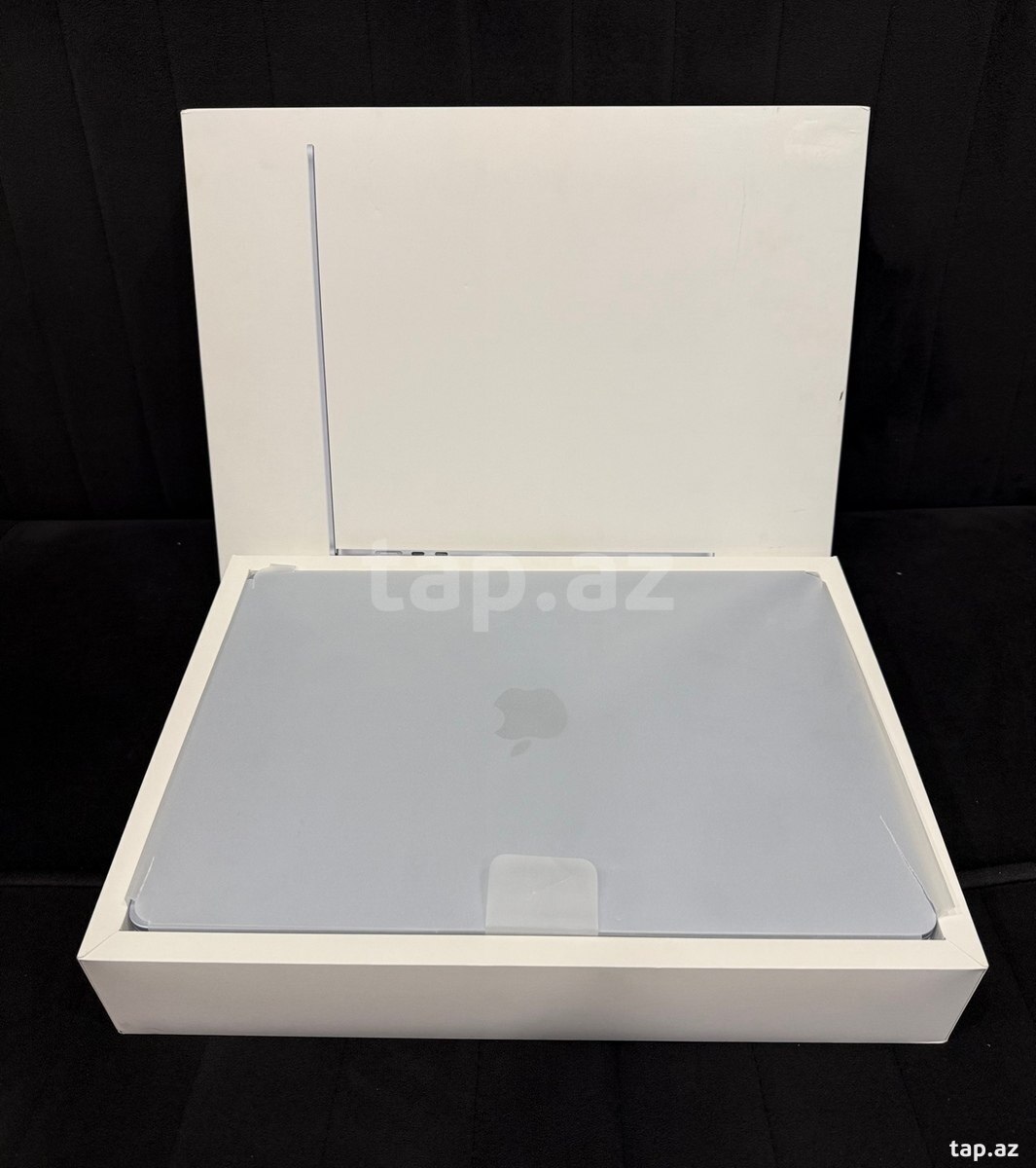 Apple Macbook Air 15 inch M5  16/512 gb