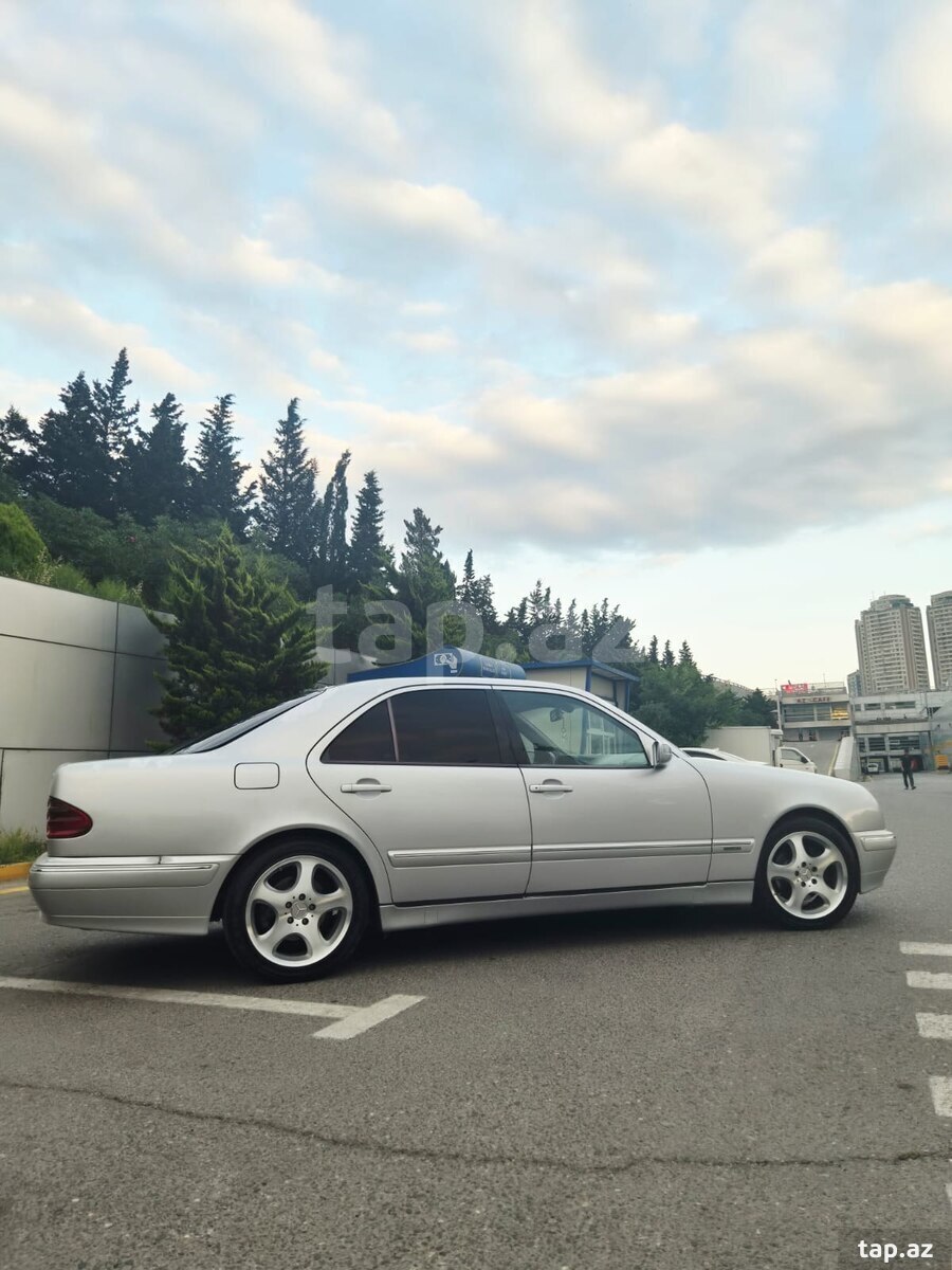 Mercedes E 270, 2001 il (4)