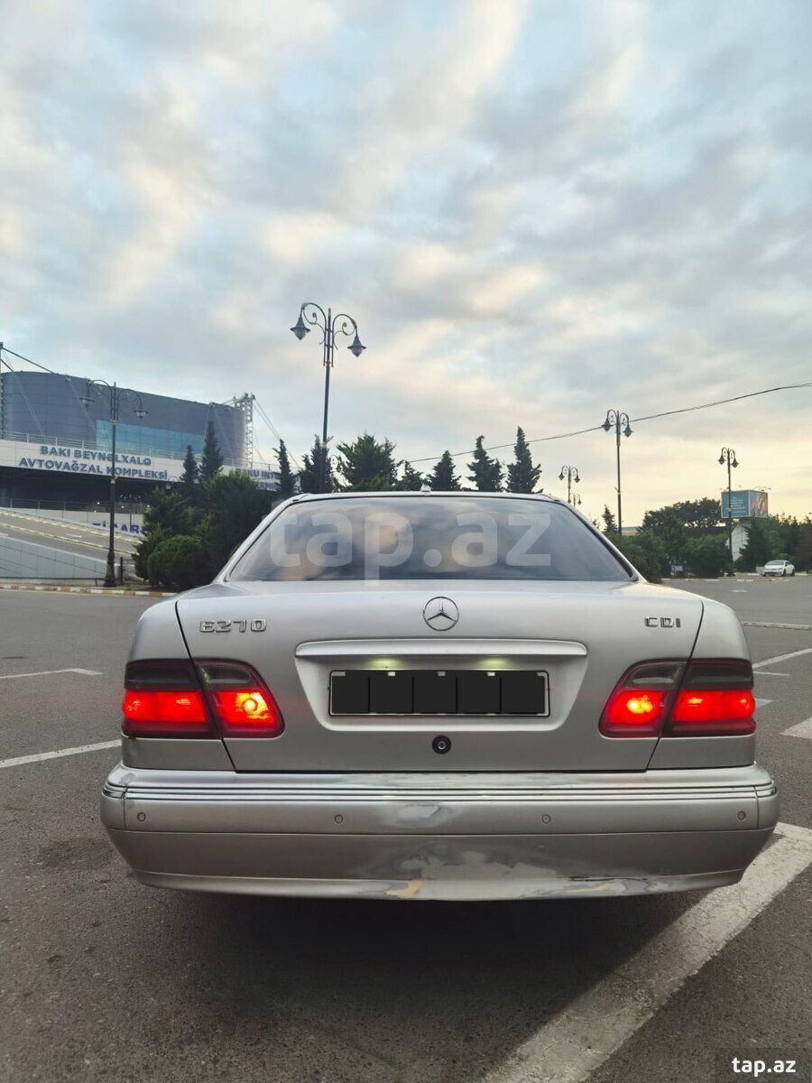 Mercedes E 270, 2001 il (6)