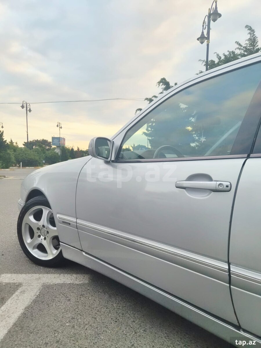 Mercedes E 270, 2001 il (8)