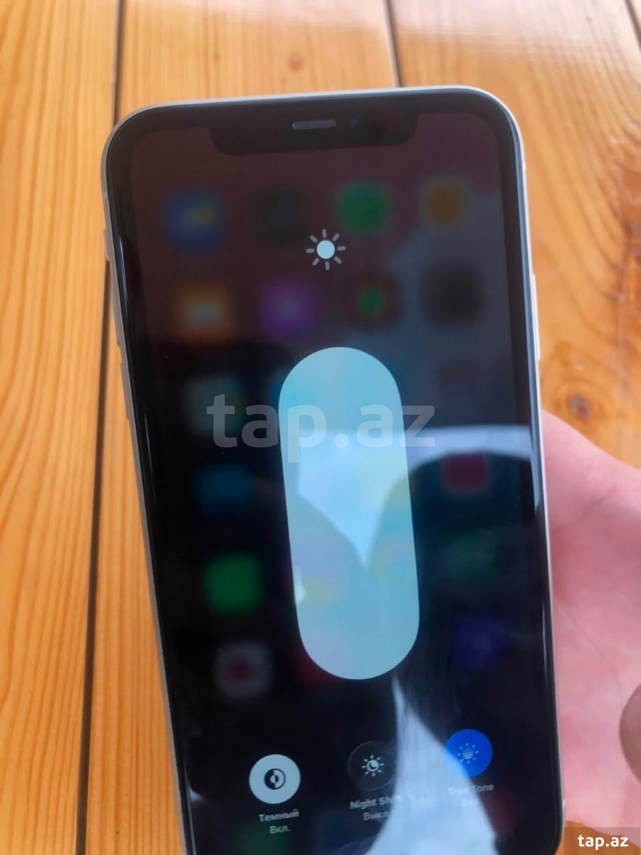 Apple iPhone 11 White 128GB/4GB (3)