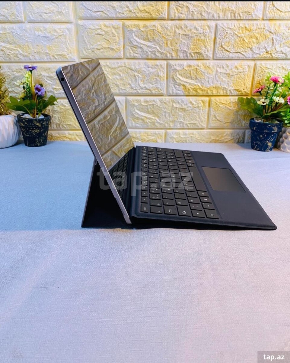 Microsoft Surface PRO 5  (2)
