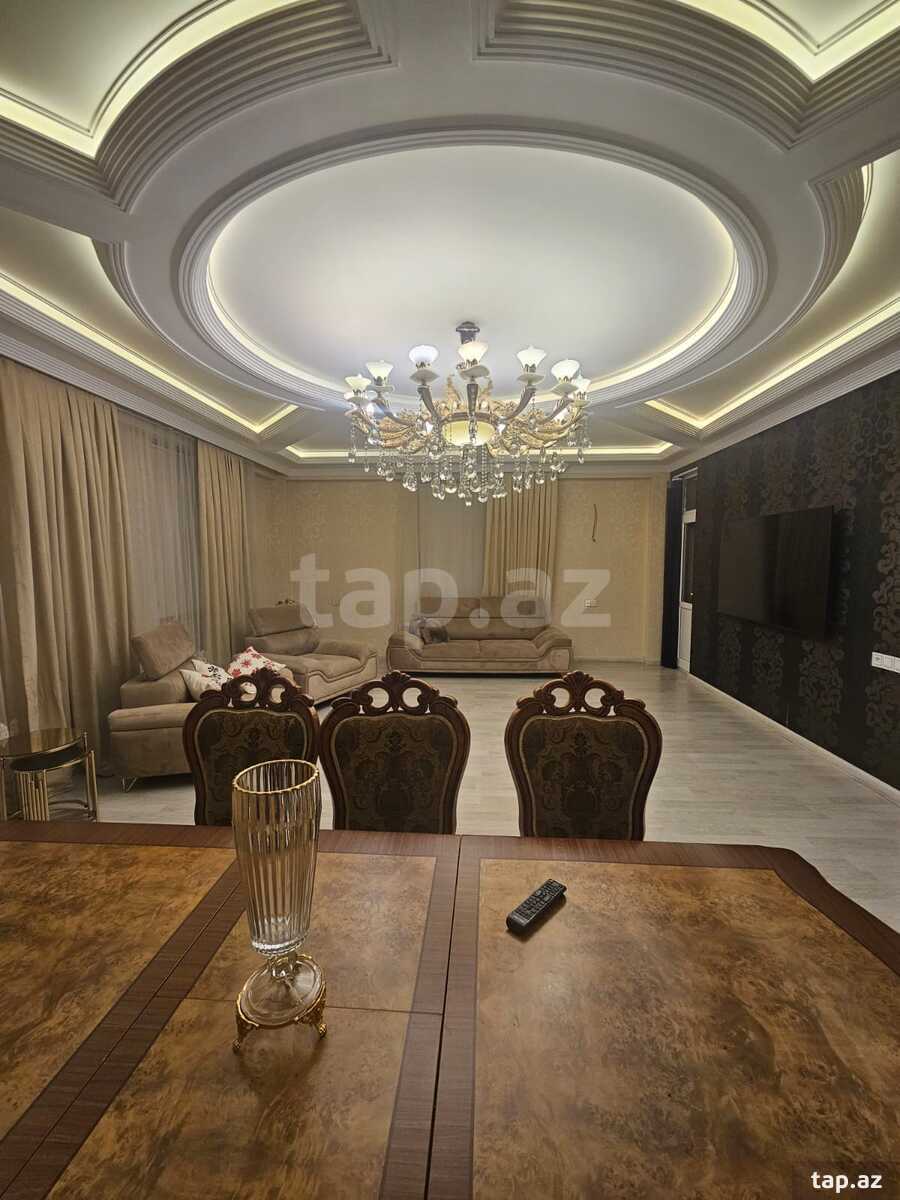 5-otaqlı yeni tikili, 8-ci mkr., 255 m²