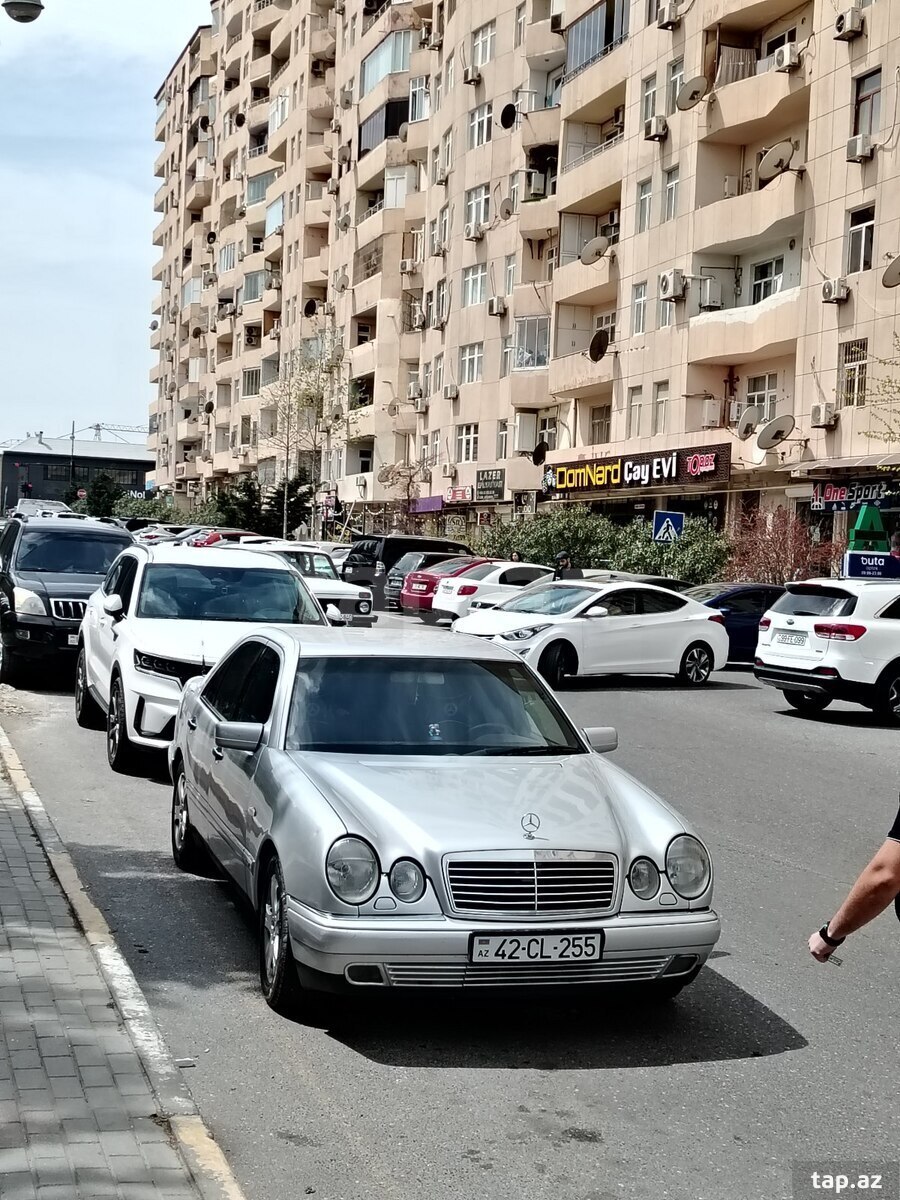 Mercedes E 240, 1997 il