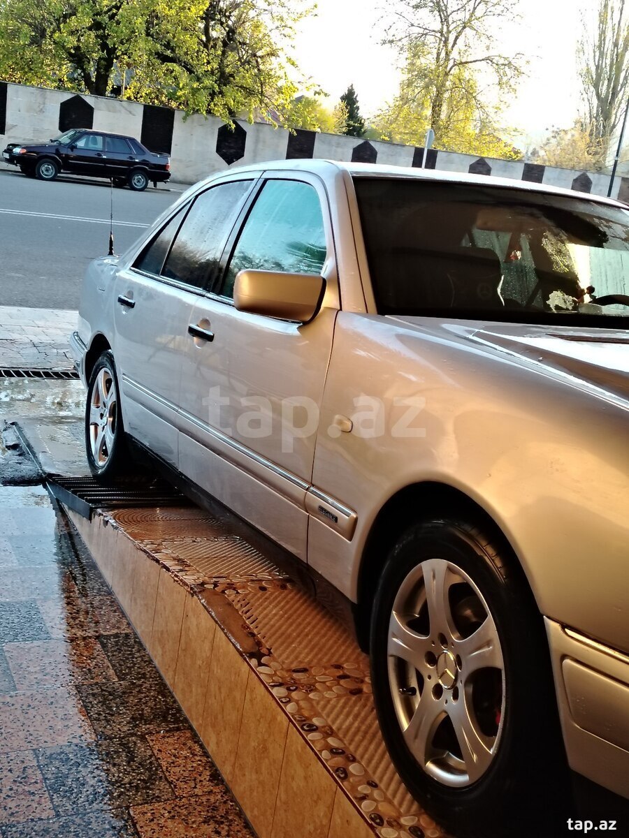 Mercedes E 240, 1997 il (4)