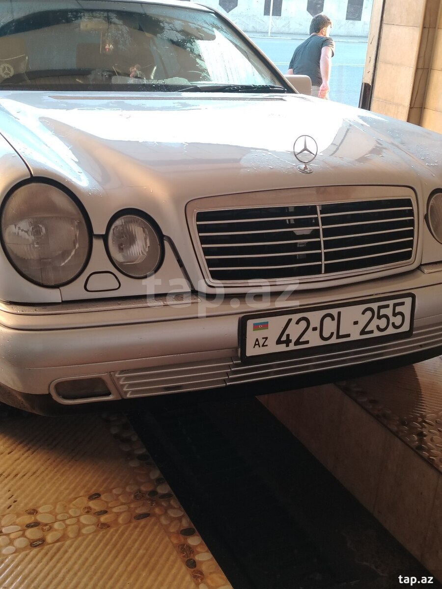Mercedes E 240, 1997 il (5)
