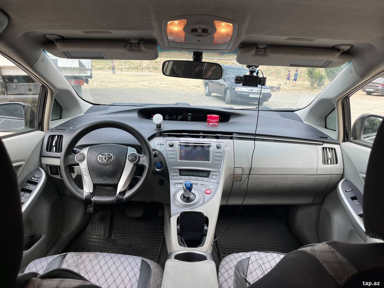 Toyota Prius, 2015 il (4)