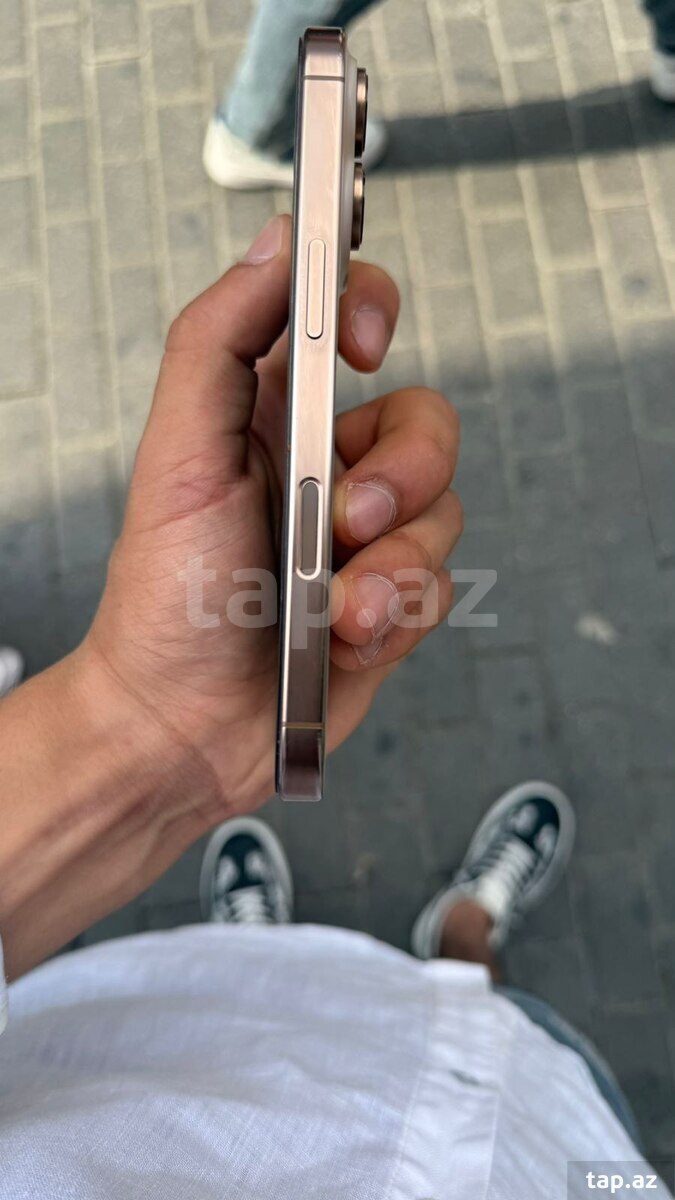 Apple iPhone 16 Pro Desert Titanium 128GB/8GB (5)