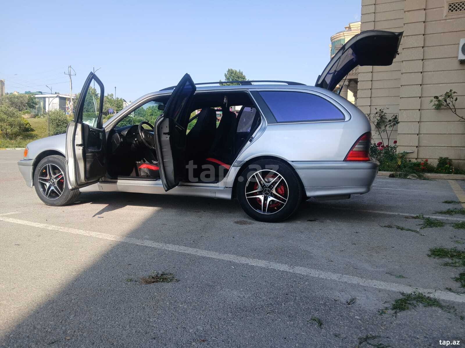 Mercedes 220 CE, 2000 il (5)