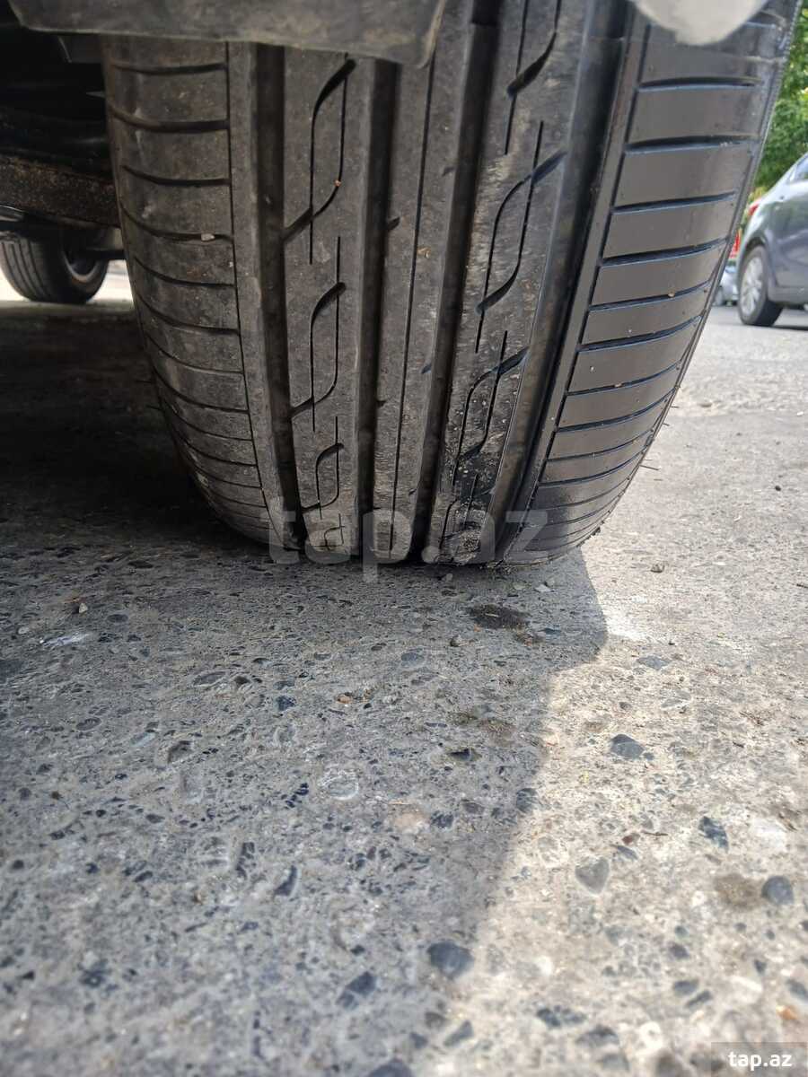 Mercedes 220 CE, 2000 il (2)