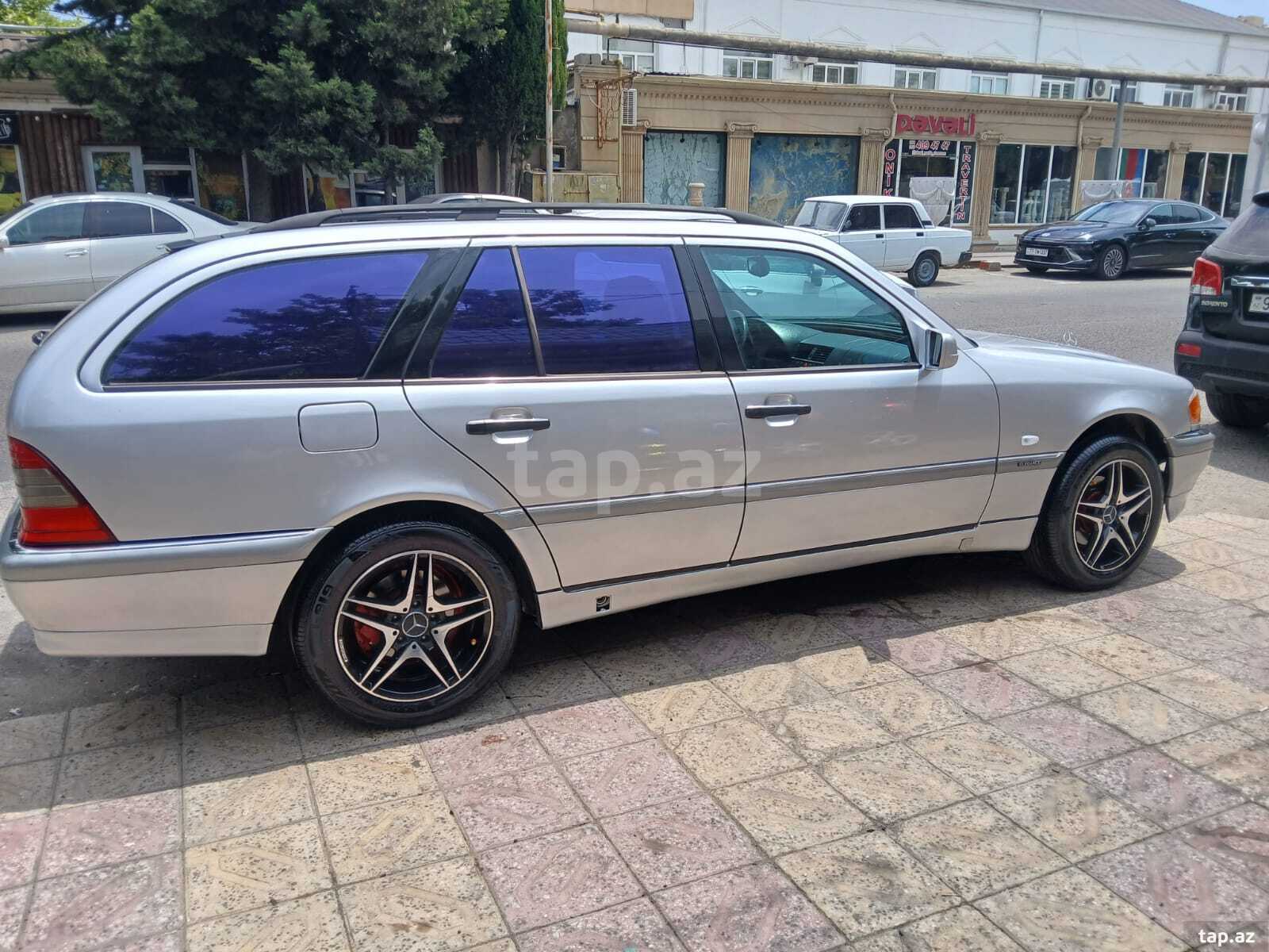 Mercedes 220 CE, 2000 il (16)