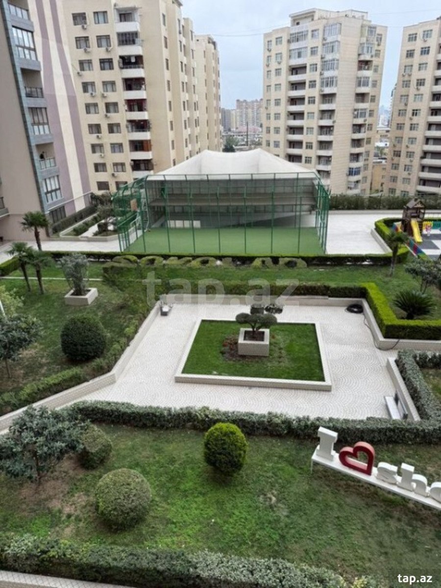 4-otaqlı yeni tikili, E.Akademiyası m., 185 m²