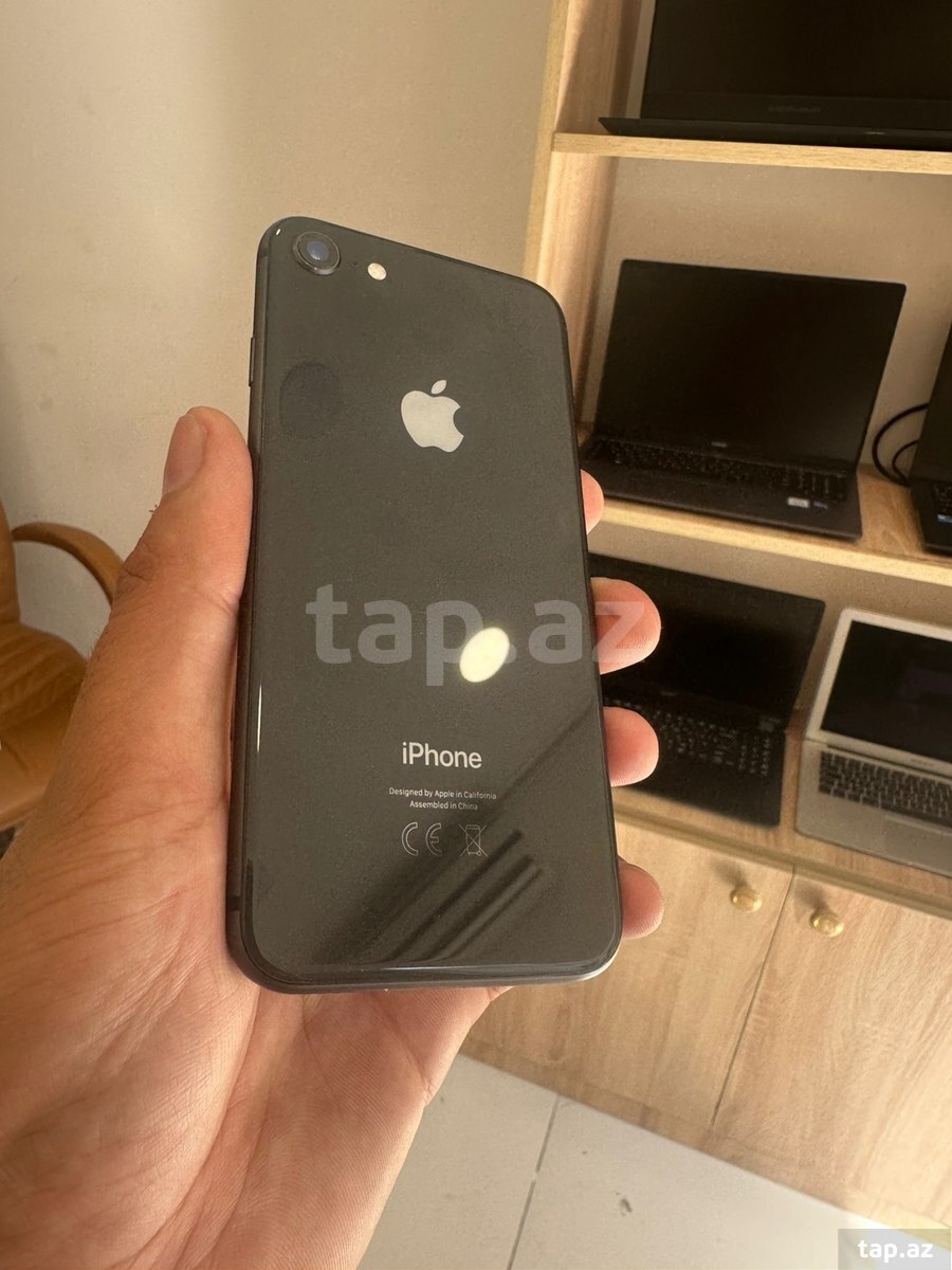 Apple iPhone 8 Space Gray 64GB (3)