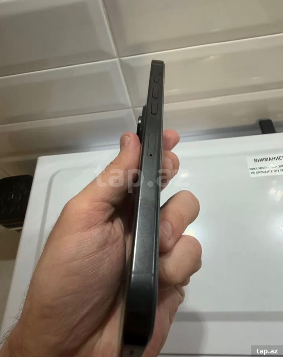 Apple iPhone 16 Pro Max Black Titanium 256GB/8GB (6)