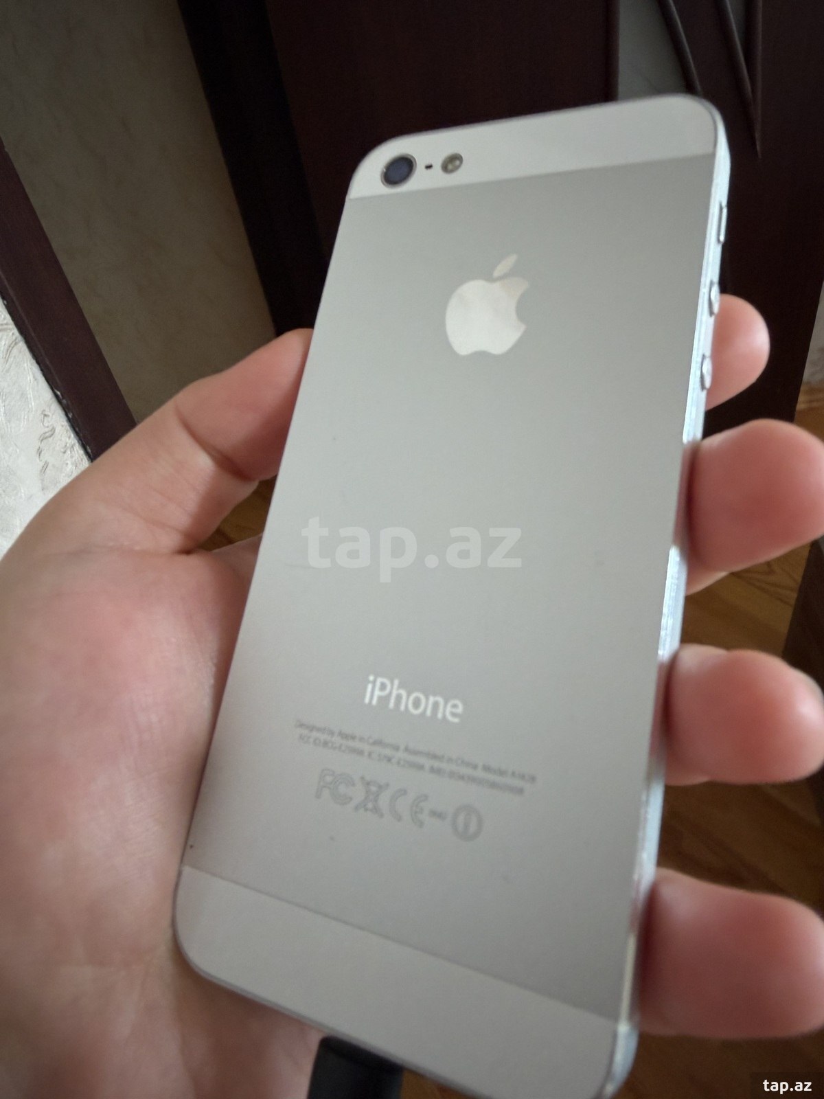 Apple iPhone 5 White/Silver 16GB (4)