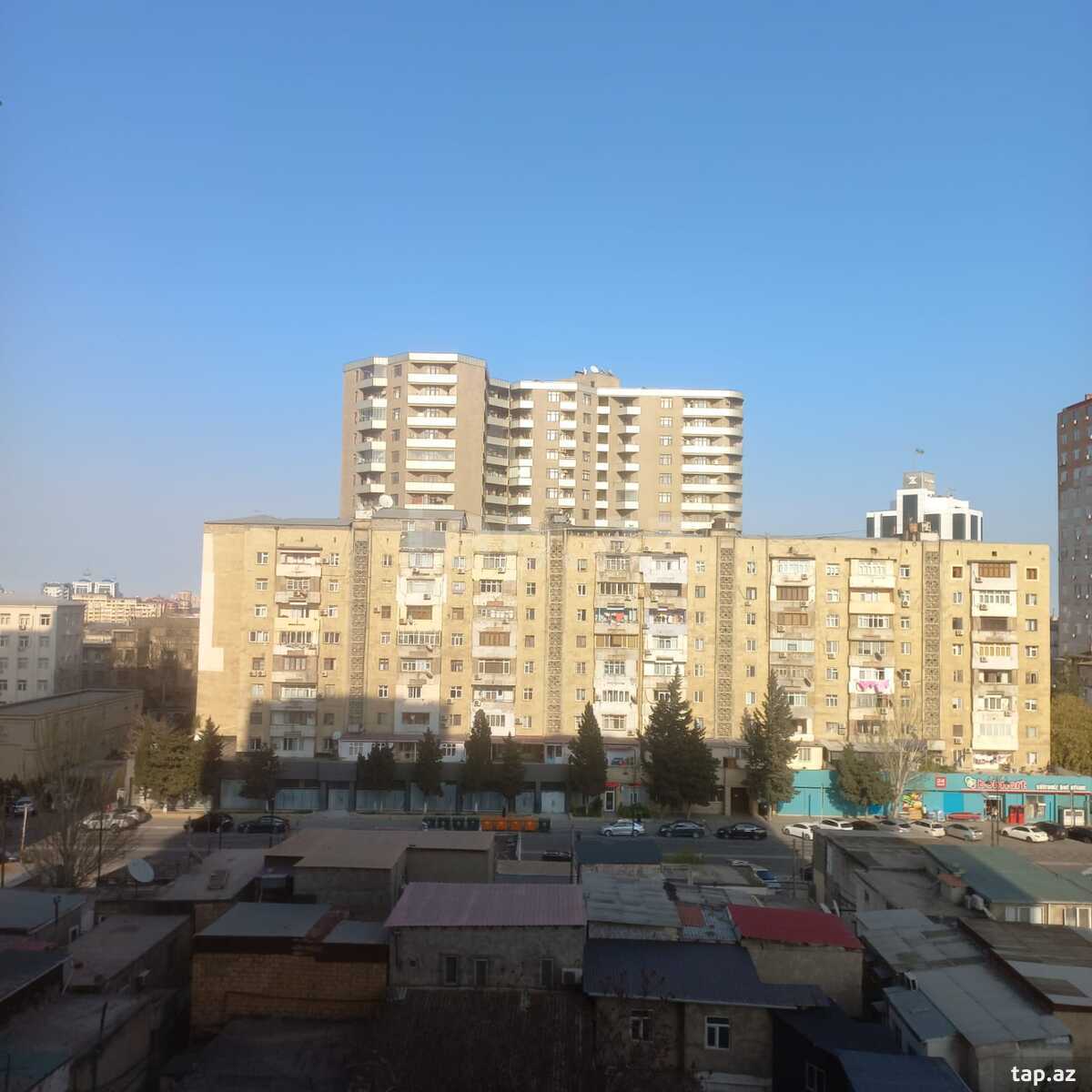4-otaqlı yeni tikili, Elmlər Akademiyası m., 185 m²