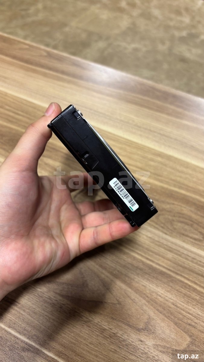 Seagate Constellation ES.3 4TB Enterprise SAS HDD  (4)