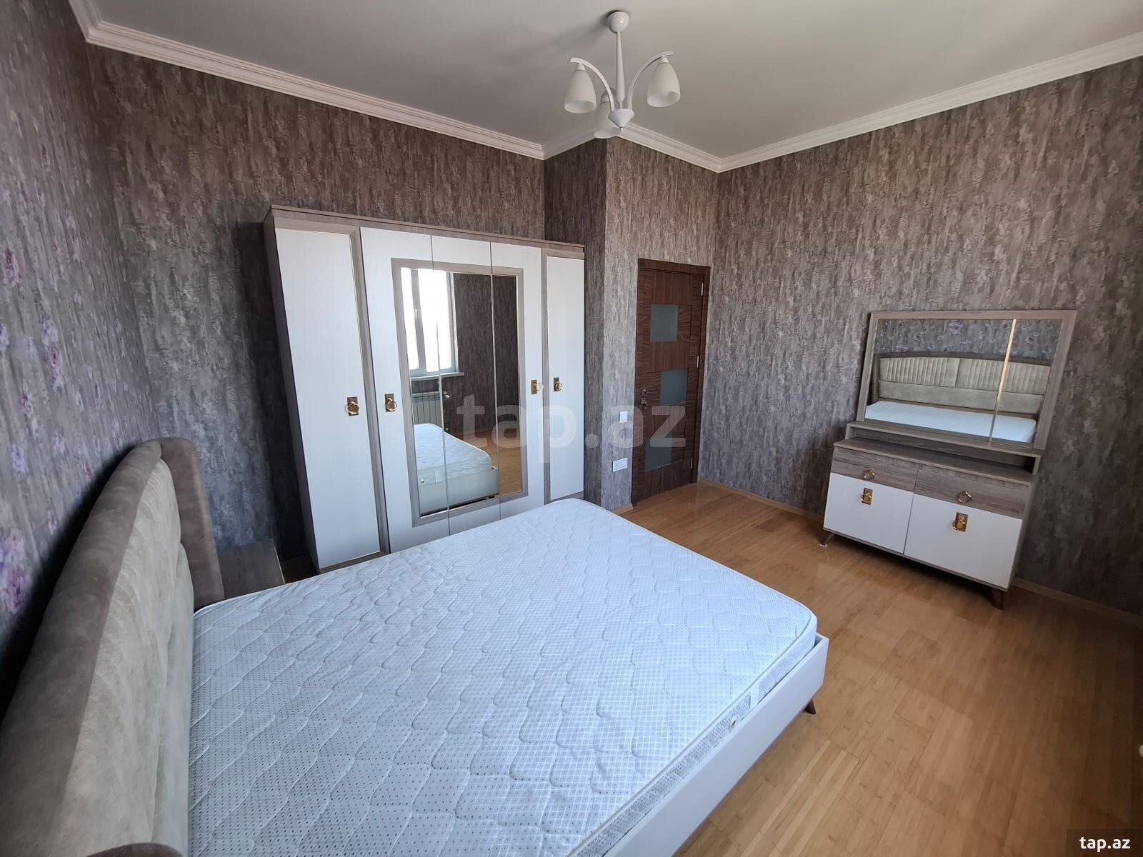 3-otaqlı yeni tikili kirayə verilir, 10-cu mkr., 73 m² (2)