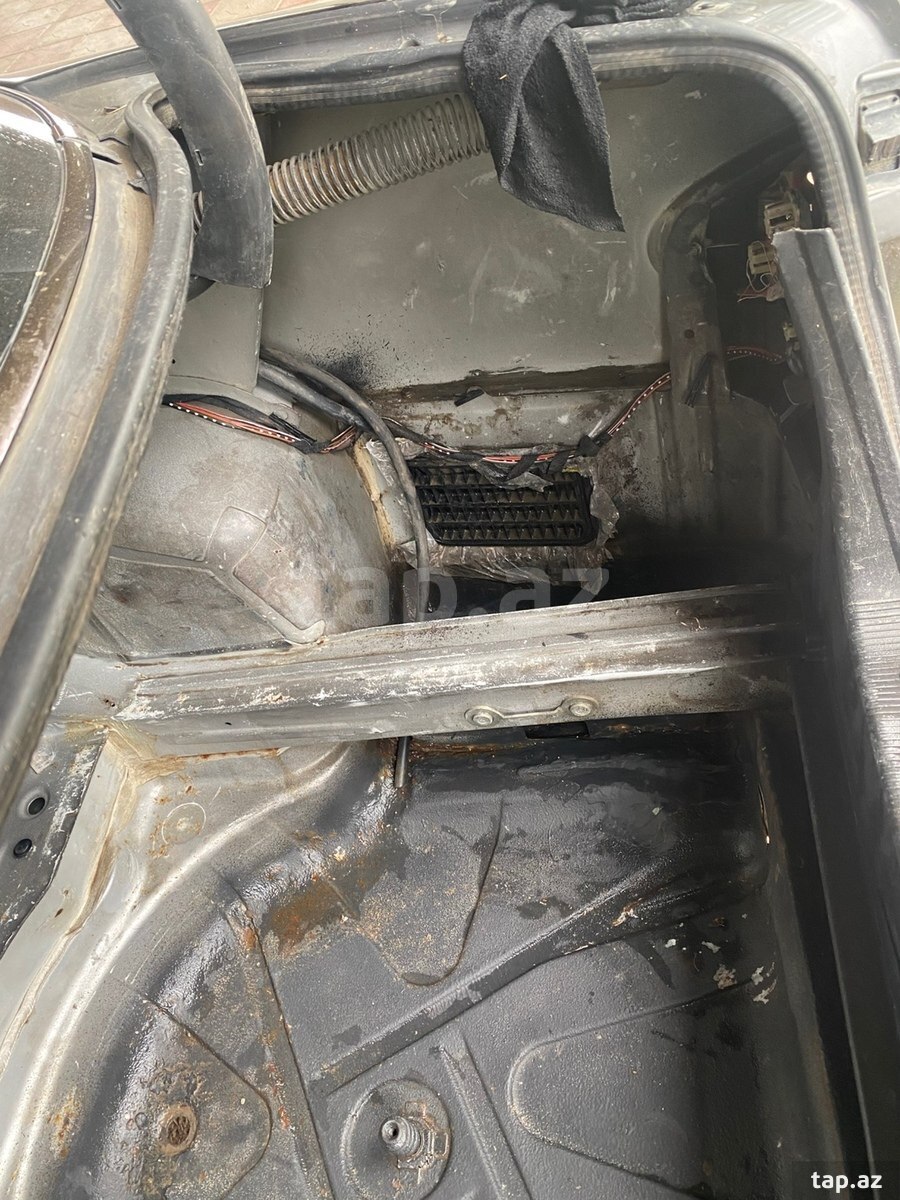 Mercedes E 320, 2000 il (8)
