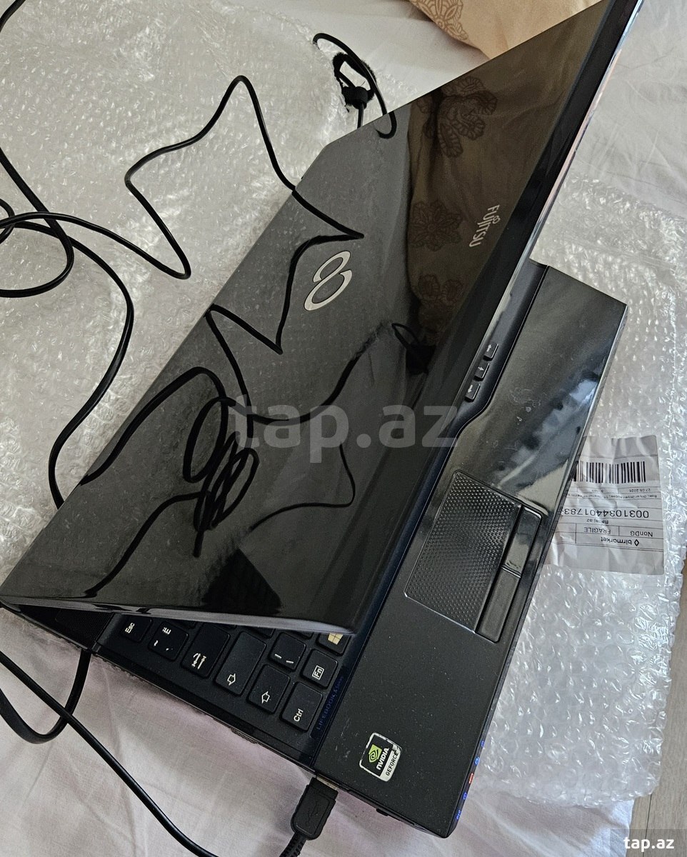 Noutbuk Fujitsu-Siemens   (3)