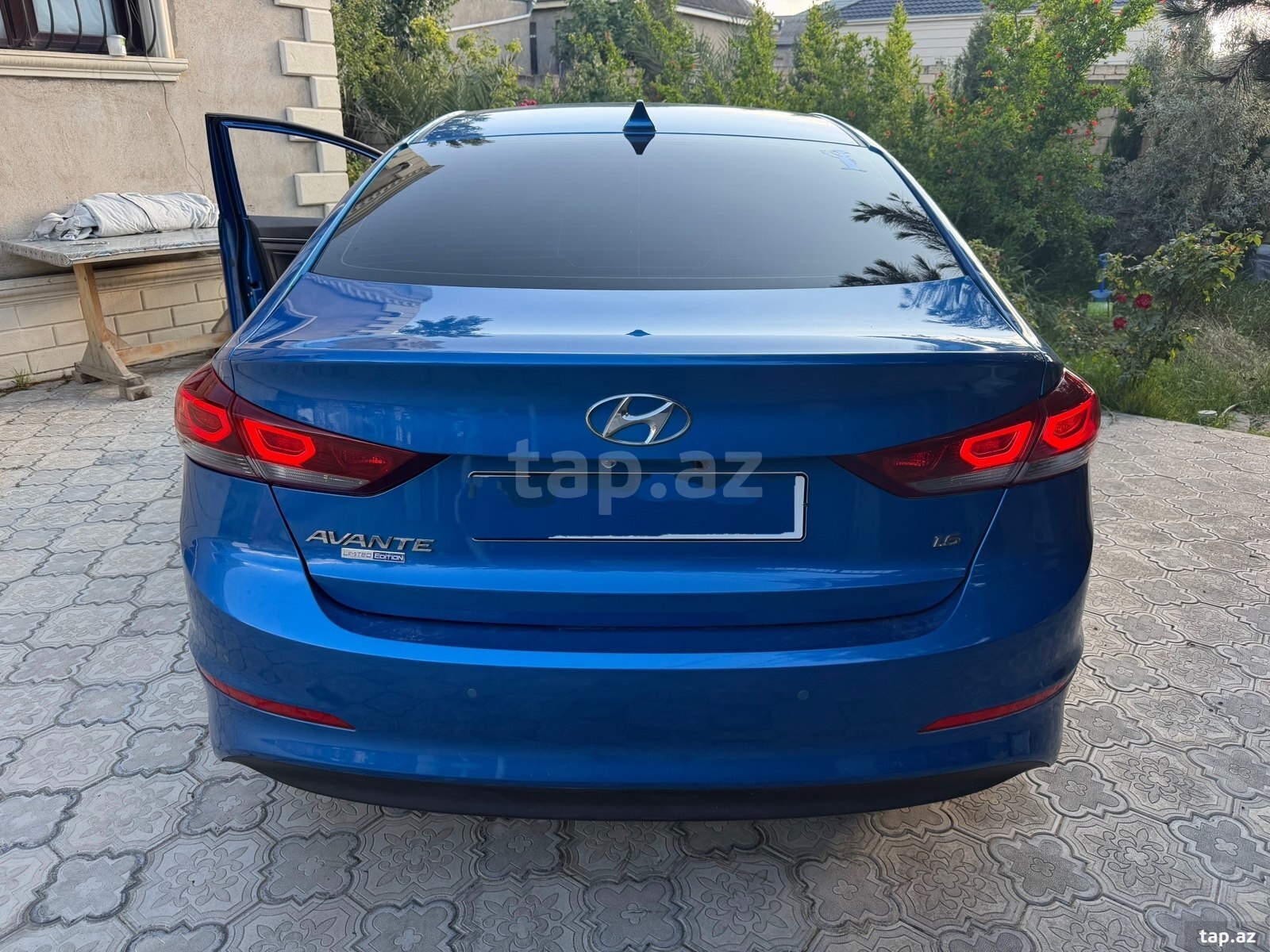 Hyundai Avante stop işıqları