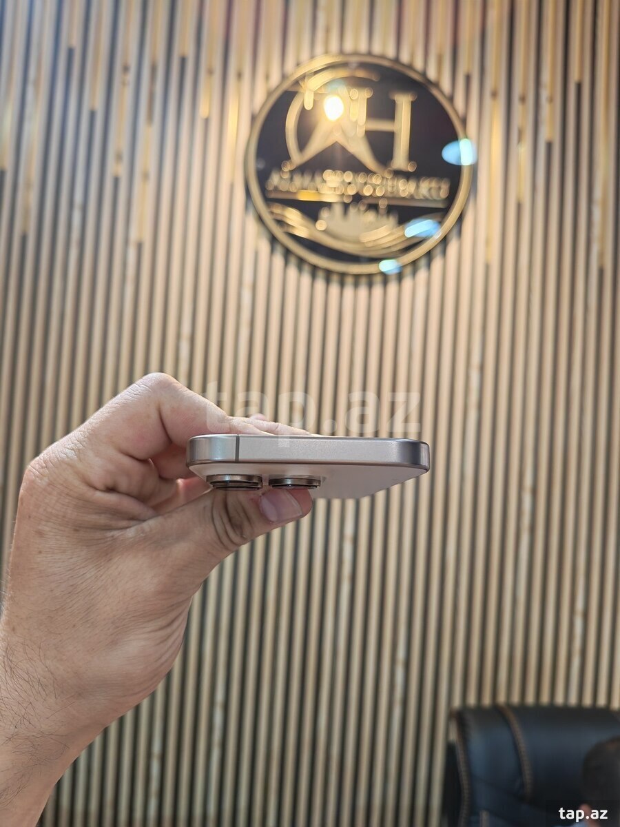 Apple iPhone 16 Pro Desert Titanium 256GB/8GB (4)