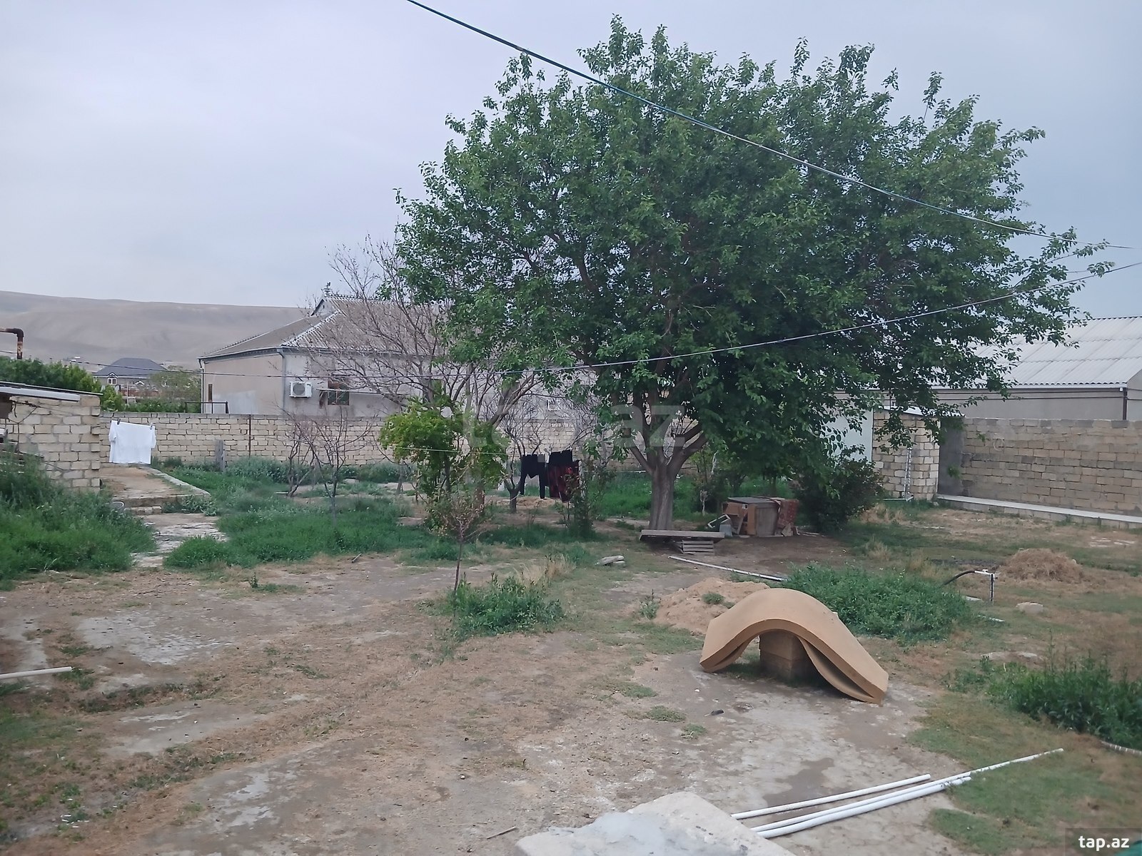 6 sot torpaq sahəsi, Qobu qəs.
