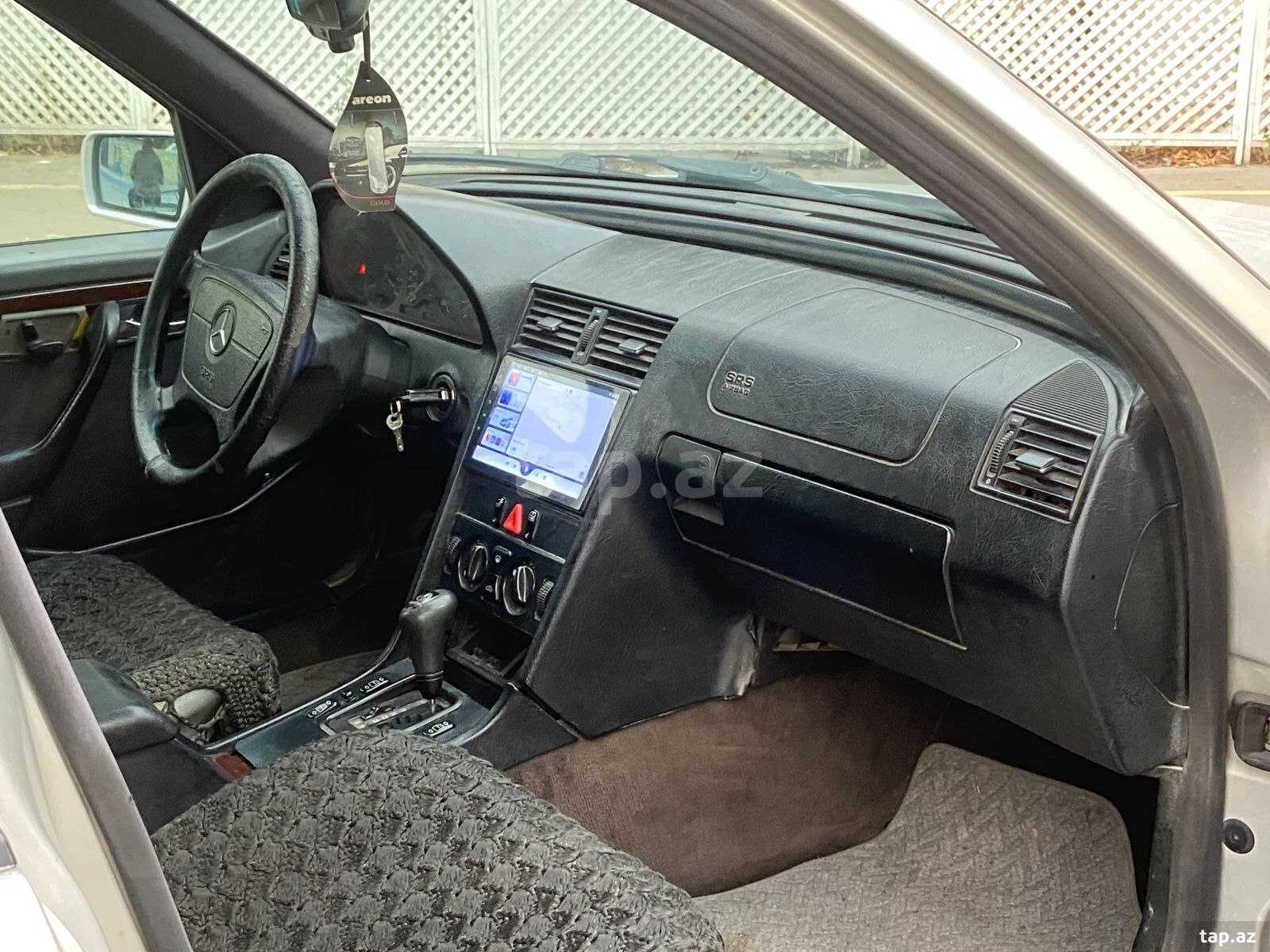 Mercedes C 180, 1996 il (18)