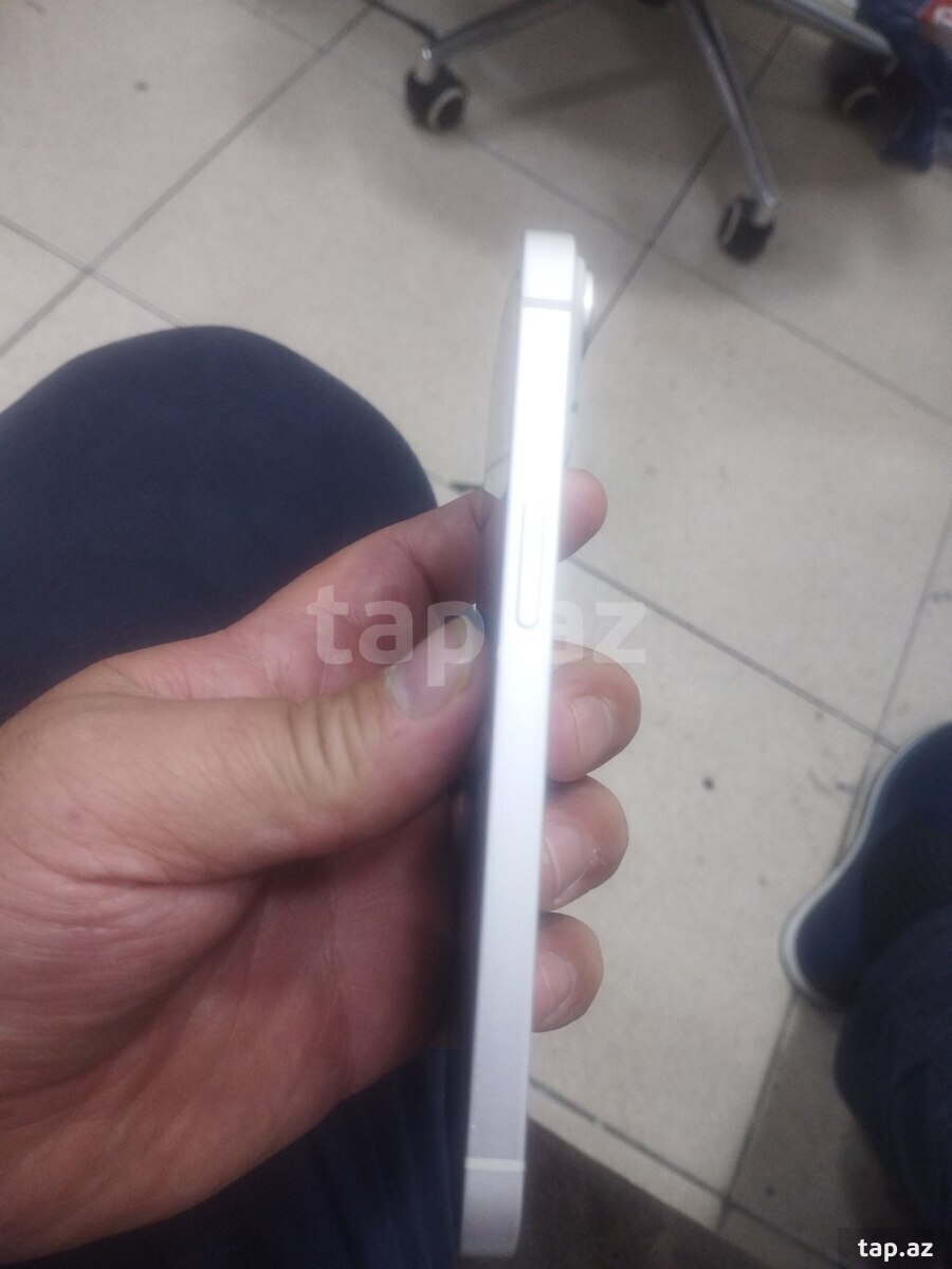 Apple iPhone 14 Starlight 256GB/4GB (2)