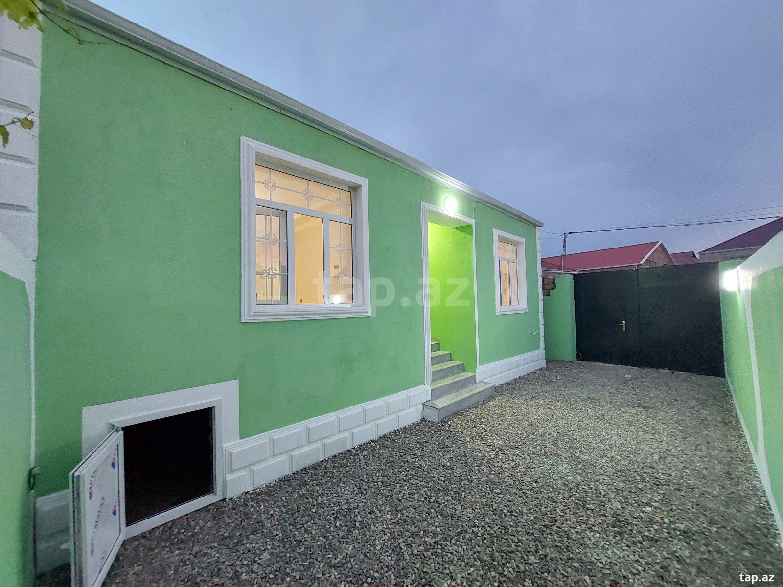 Həyət evi, Binə qəs. (2)