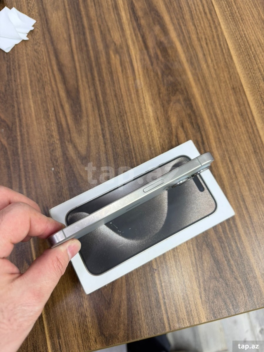 Apple iPhone 15 Pro Natural Titanium 256GB/8GB (2)