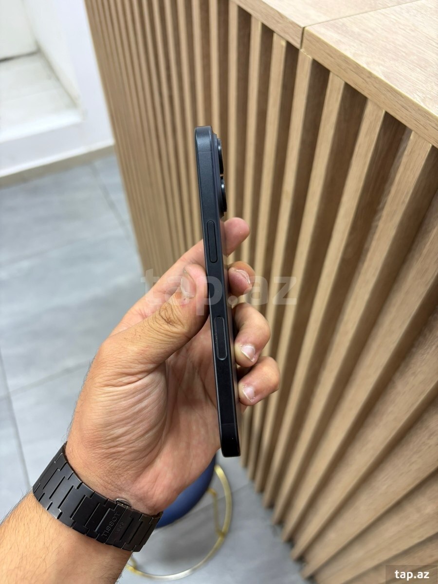 Apple iPhone 16 Black 128GB/8GB (2)