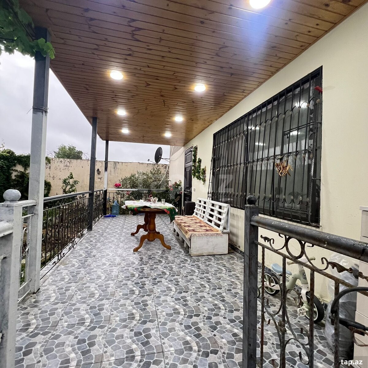 Bağ evi, Saray qəs. (5)