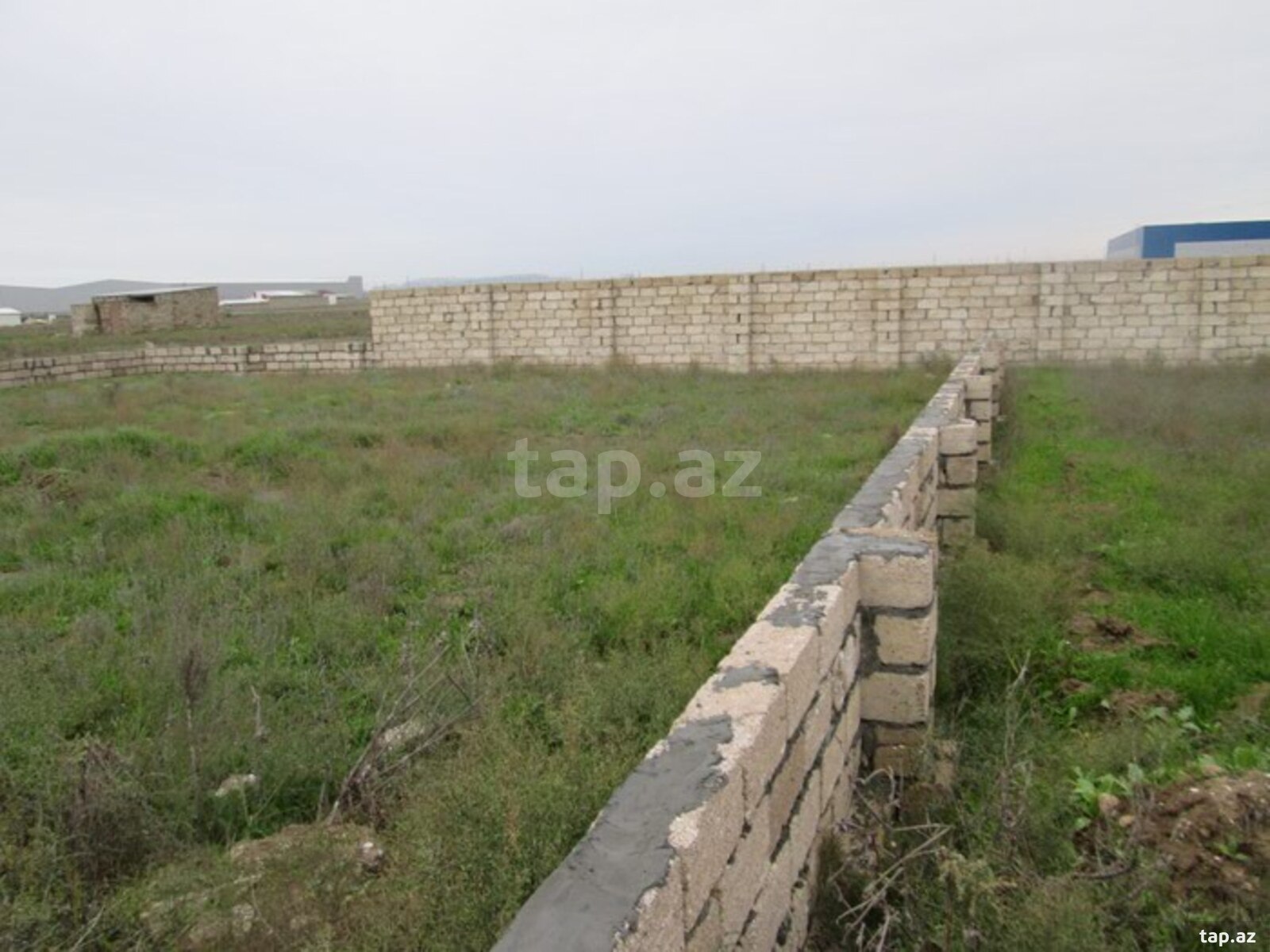 4 sot torpaq sahəsi, Binə qəs. (2)