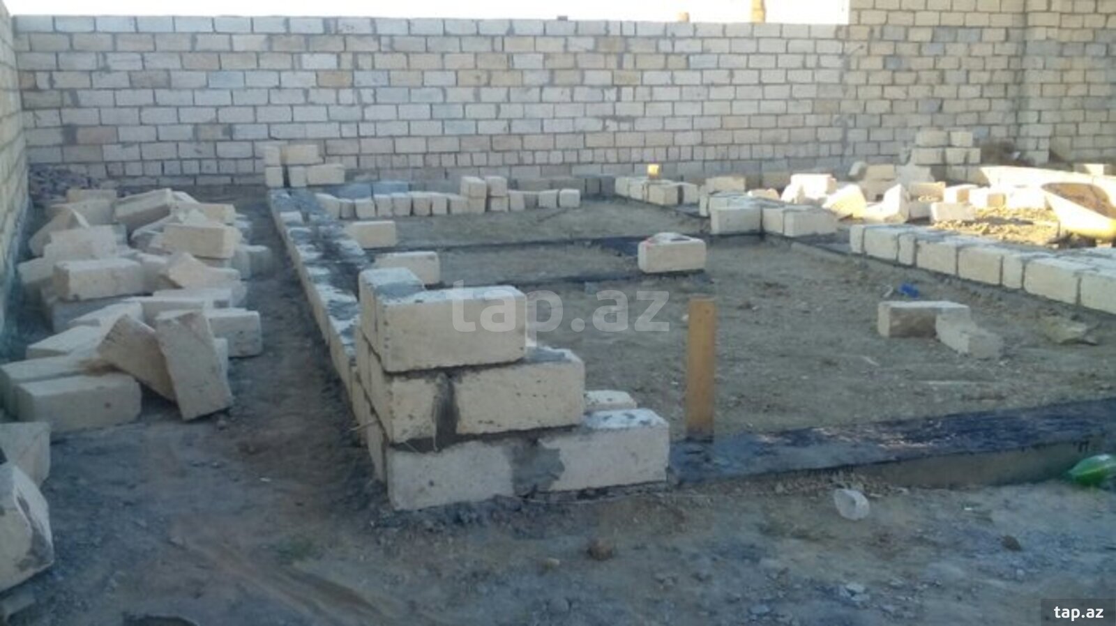 4 sot torpaq sahəsi, Binə qəs. (3)