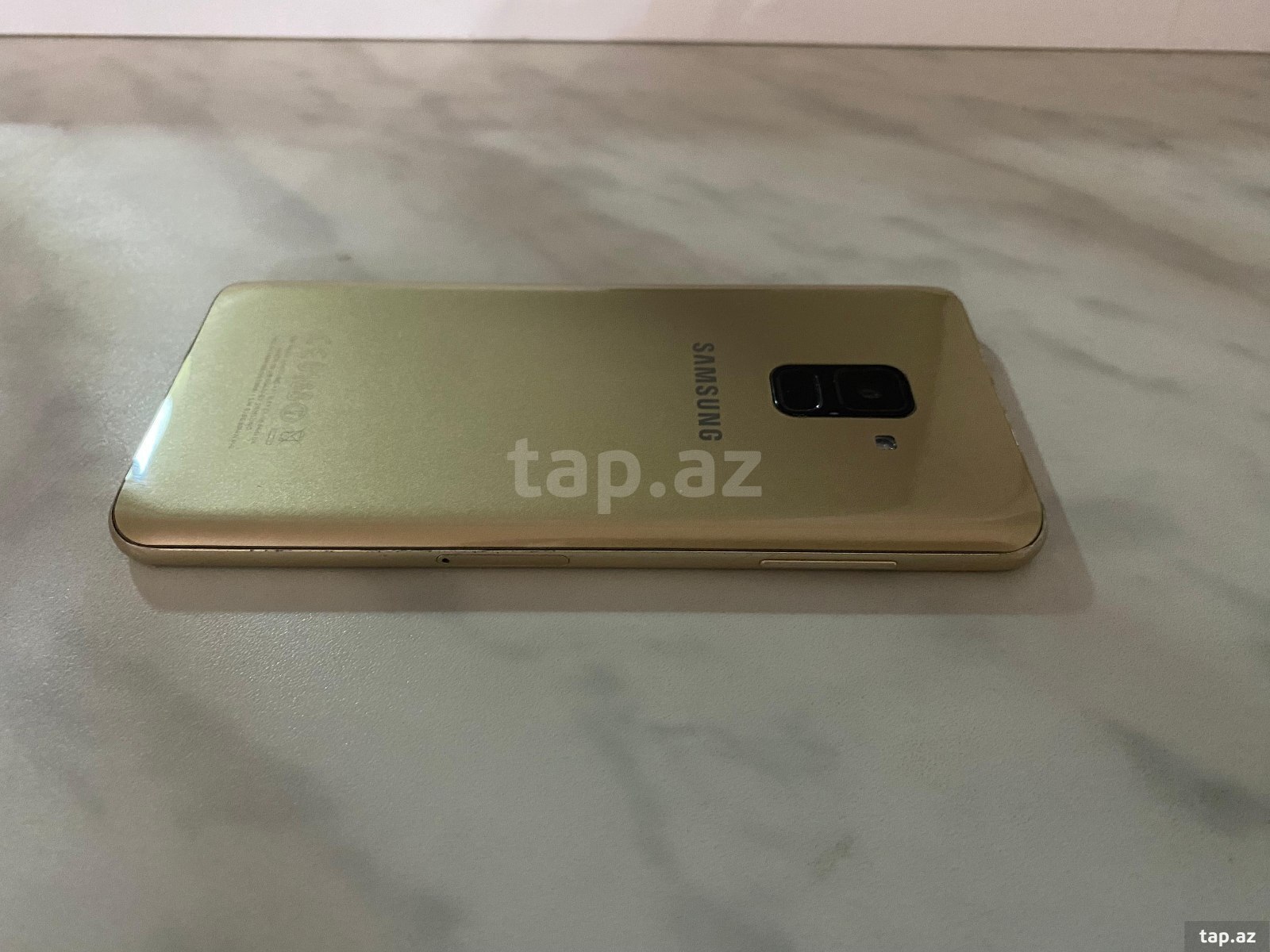 Samsung Galaxy A8 (2018) Gold 32GB/4GB (4)