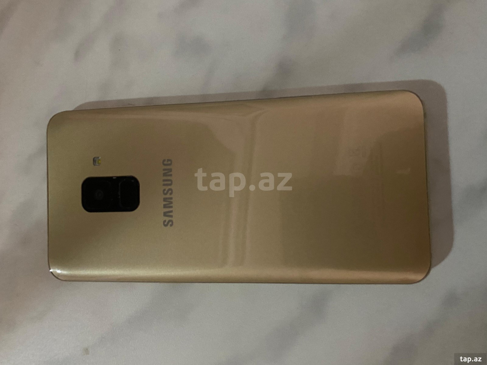 Samsung Galaxy A8 (2018) Gold 32GB/4GB (6)