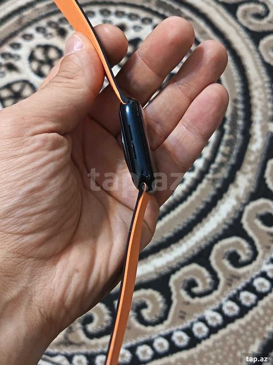 Apple Watch SE Space Gray 44mm (2)