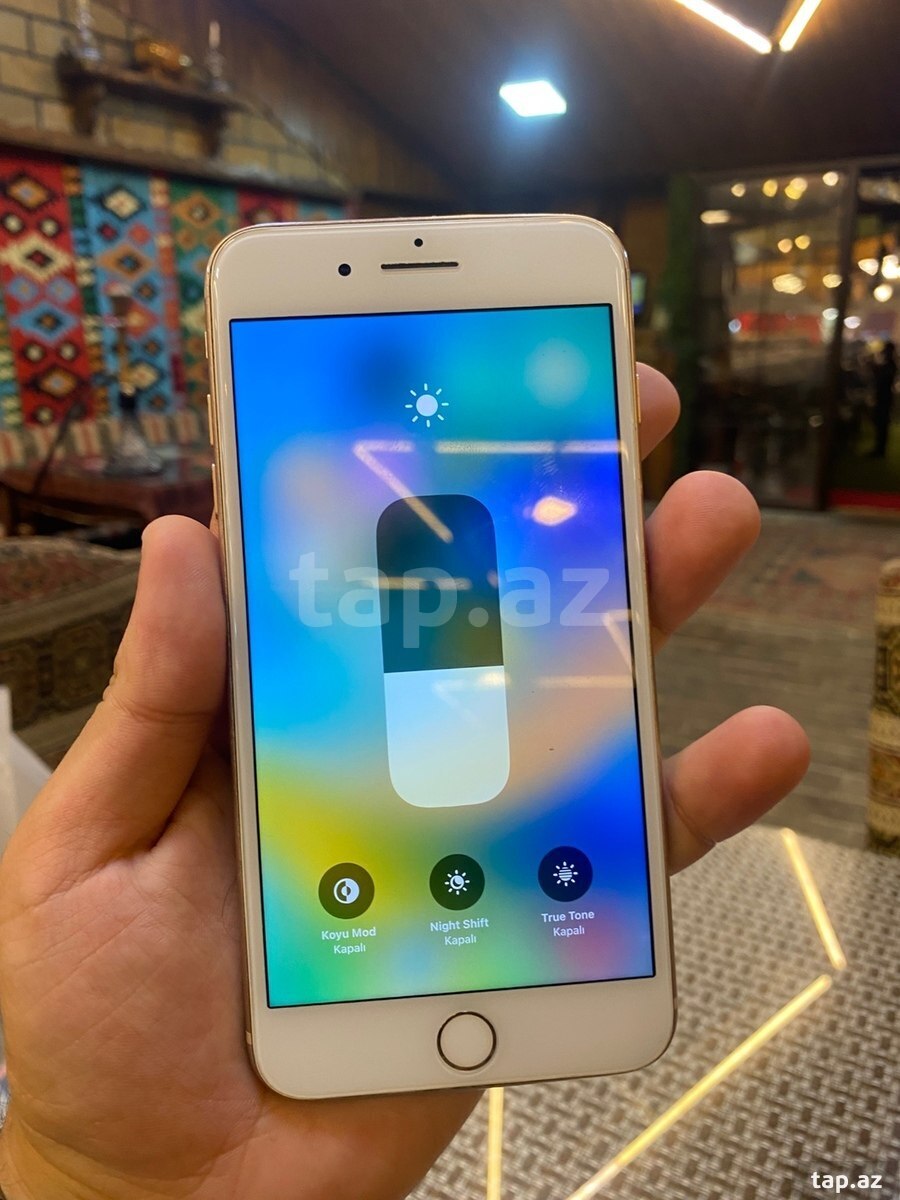 Apple iPhone 8 Plus Gold 64GB (3)
