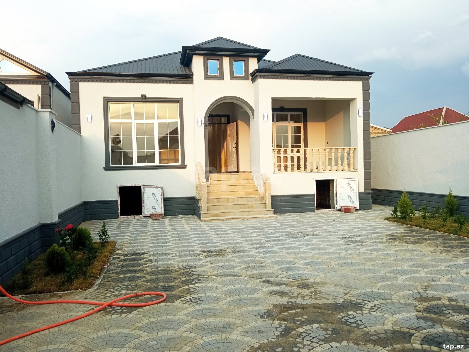Həyət evi, Zabrat qəs. (4)