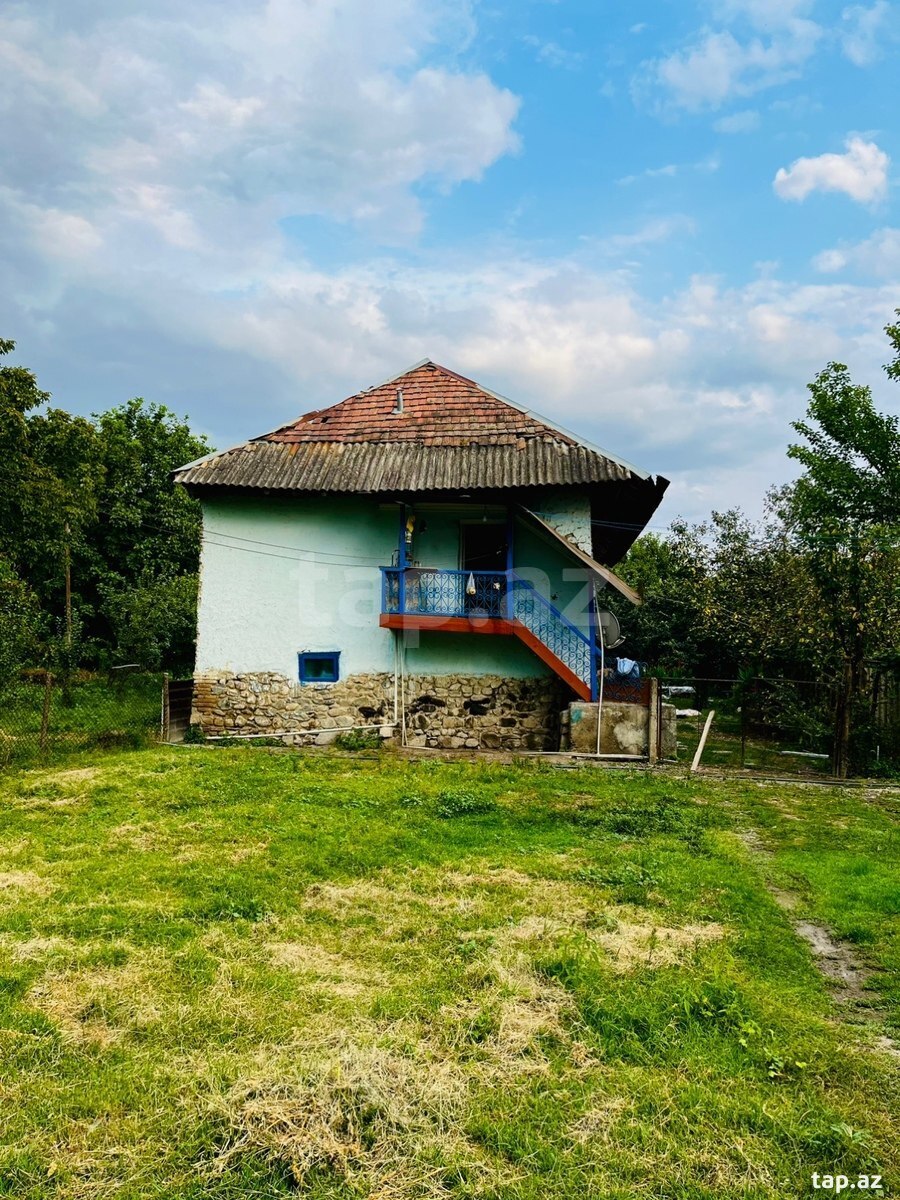 Bağ evi, Şəki r.
