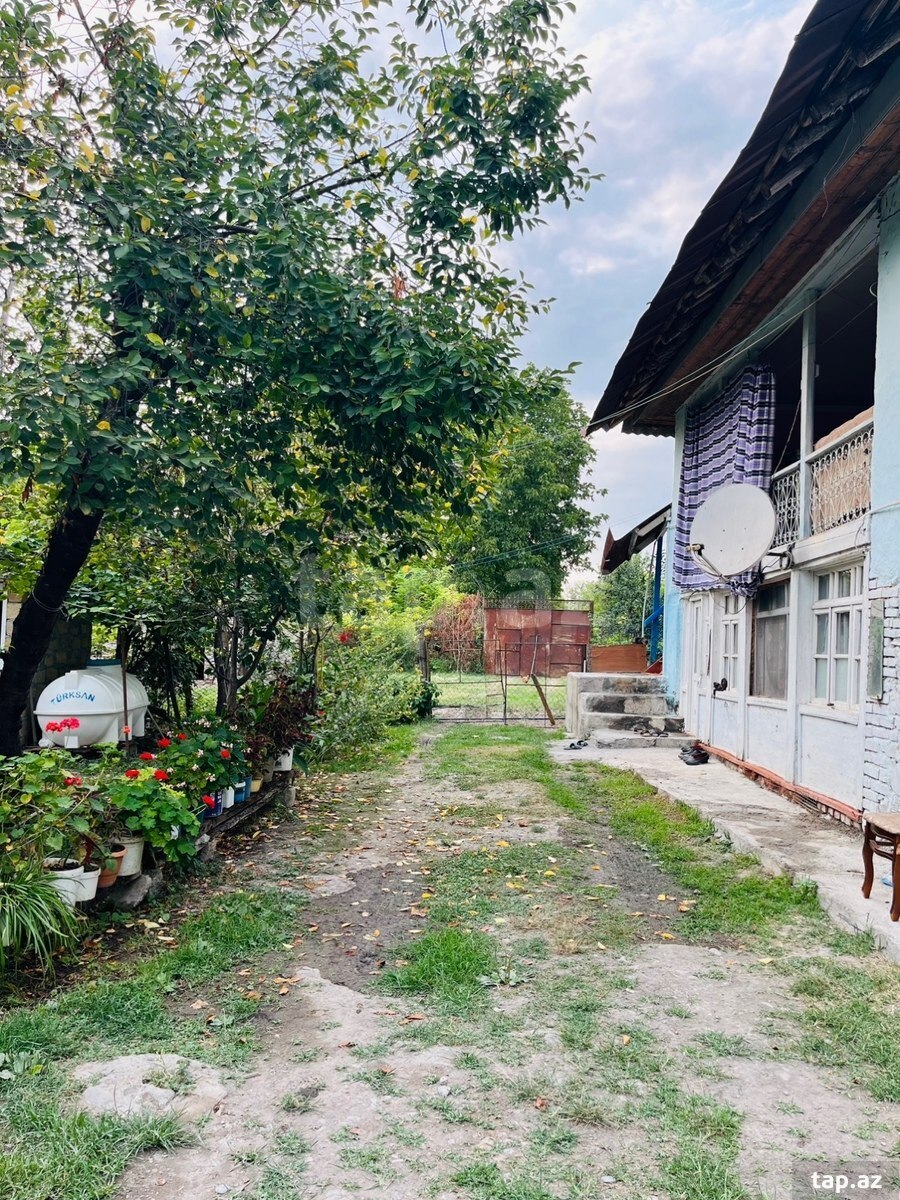Bağ evi, Şəki r.