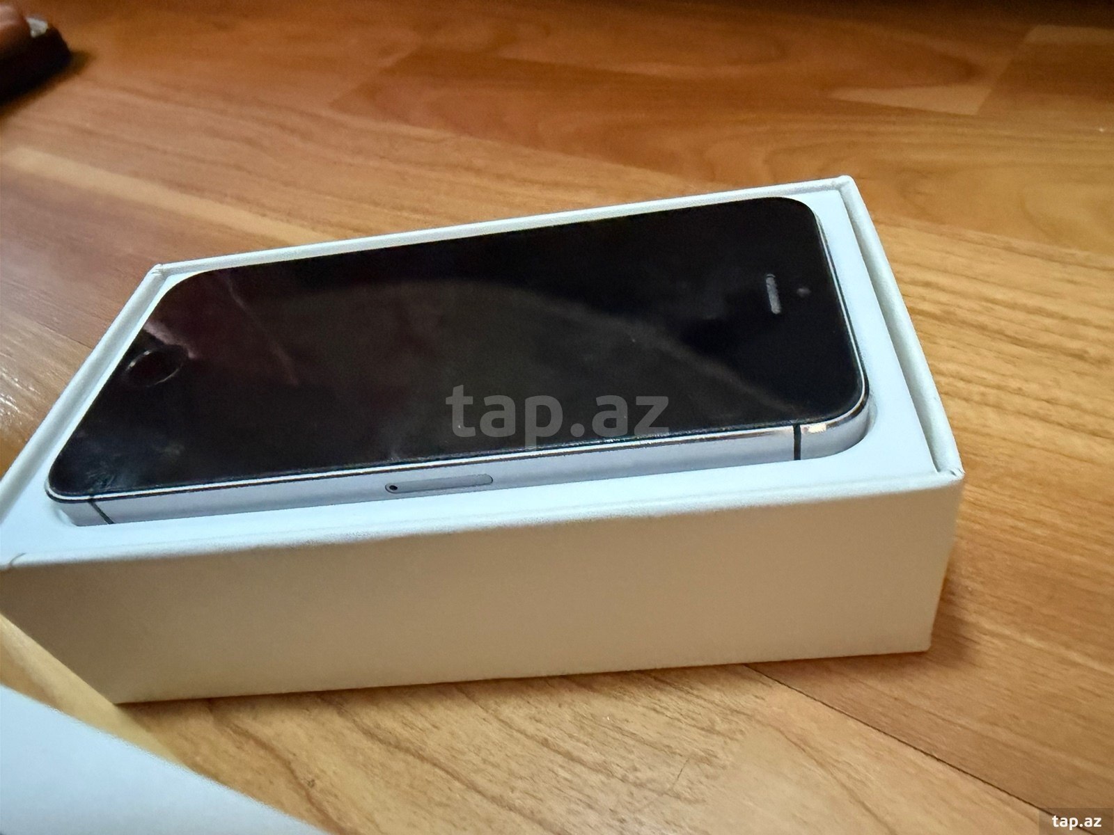 Apple iPhone 5S Space Gray 32GB (2)