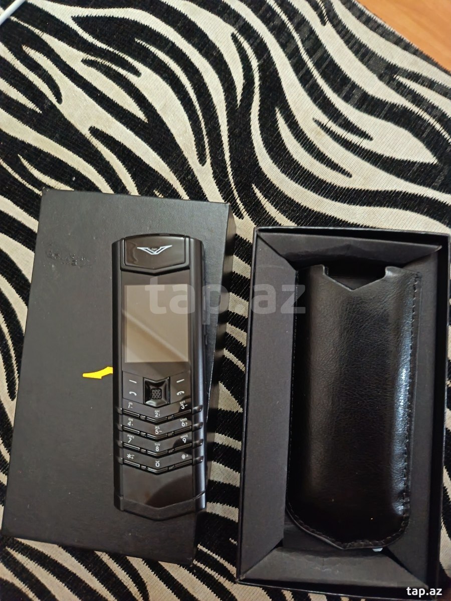 Vertu Signature S Design Pure Black 4GB (3)