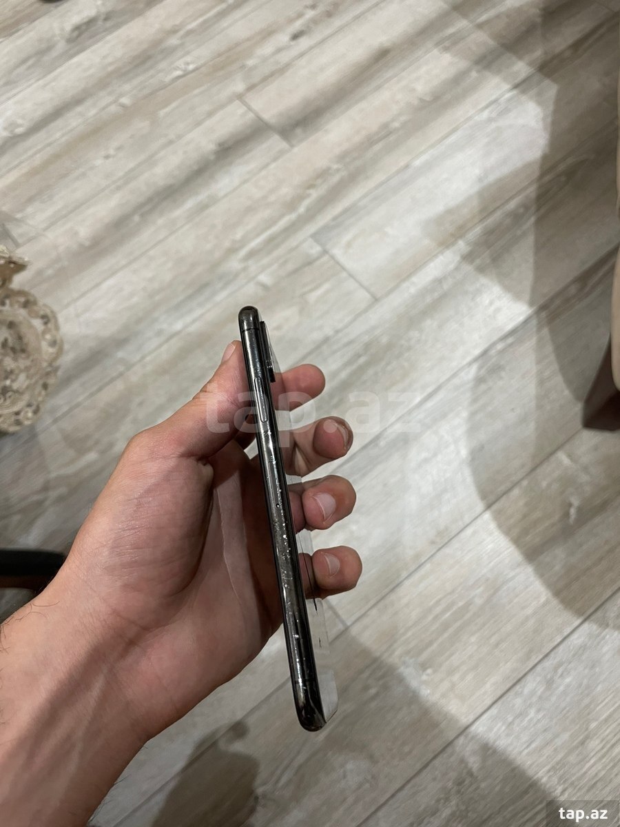Apple iPhone X Silver 64GB/3GB (3)