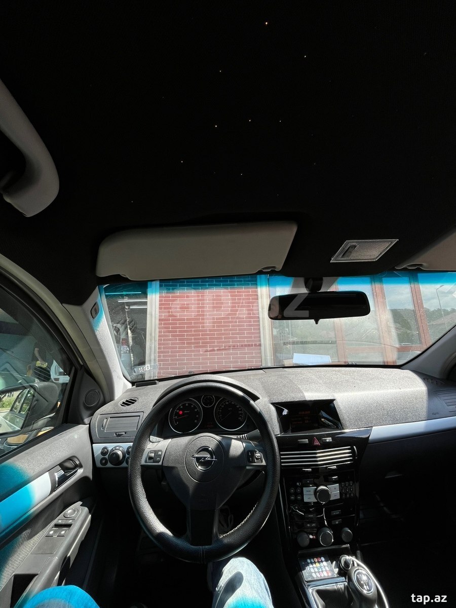 Opel Astra, 2004 год (15)